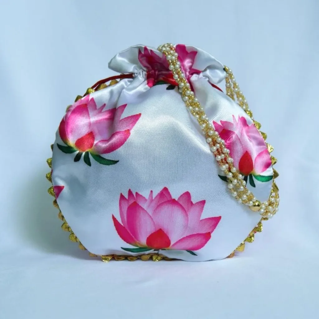 Lotus Potli