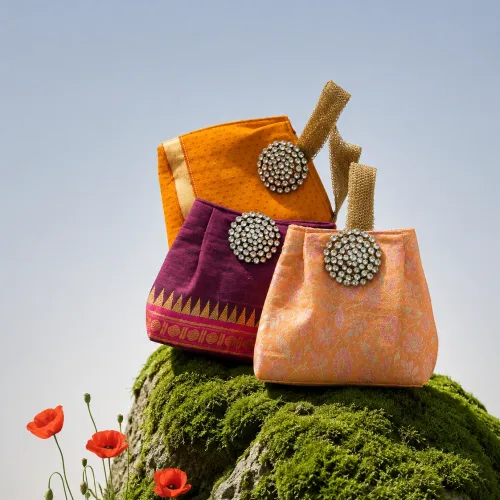 kottanz-wristlet-bags